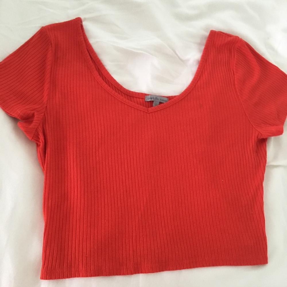 Cute crop top!